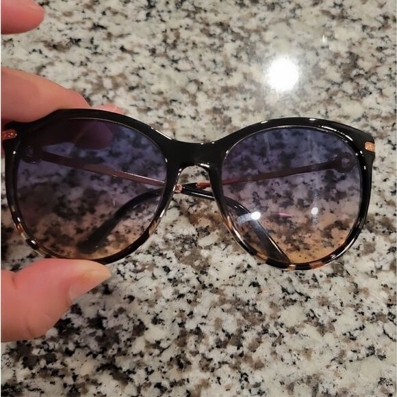 Women's rounded Lens Sunglasses  - Picture 5 of 7